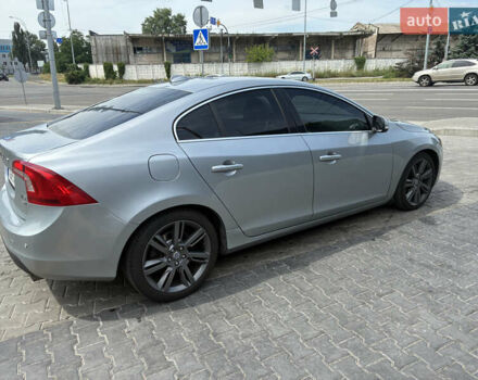 Серый Вольво С60, объемом двигателя 2.95 л и пробегом 223 тыс. км за 10800 $, фото 1 на Automoto.ua
