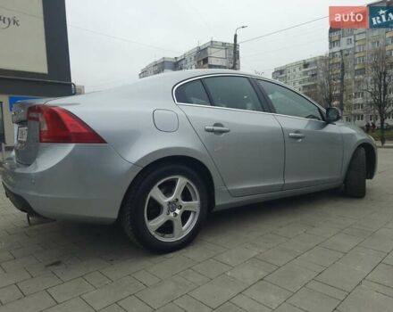 Серый Вольво С60, объемом двигателя 2.5 л и пробегом 325 тыс. км за 10750 $, фото 5 на Automoto.ua