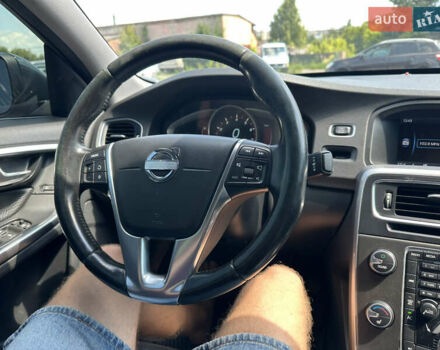 Серый Вольво С60, объемом двигателя 2.5 л и пробегом 257 тыс. км за 9999 $, фото 35 на Automoto.ua
