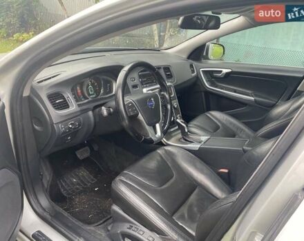 Серый Вольво С60, объемом двигателя 2.52 л и пробегом 285 тыс. км за 8850 $, фото 11 на Automoto.ua