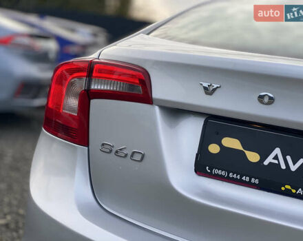 Вольво С60 2013 у Луцьку на Automoto.ua Сірий Вольво С60, об'ємом двигуна 2.52 л та пробігом 284 тис. км за 9400 $, фото 65 на Automoto.ua