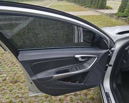 Серый Вольво С60, объемом двигателя 2.5 л и пробегом 139 тыс. км за 10400 $, фото 18 на Automoto.ua