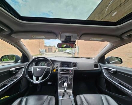 Сірий Вольво С60, об'ємом двигуна 2.5 л та пробігом 85 тис. км за 1300 $, фото 9 на Automoto.ua