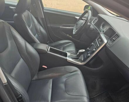 Сірий Вольво С60, об'ємом двигуна 2.5 л та пробігом 85 тис. км за 1300 $, фото 7 на Automoto.ua