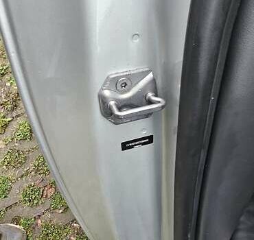 Серый Вольво С60, объемом двигателя 2.5 л и пробегом 139 тыс. км за 10400 $, фото 30 на Automoto.ua