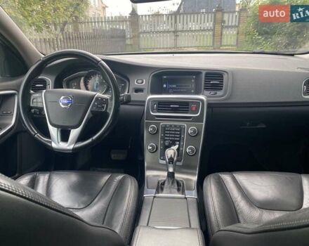 Серый Вольво С60, объемом двигателя 2.52 л и пробегом 285 тыс. км за 8850 $, фото 12 на Automoto.ua