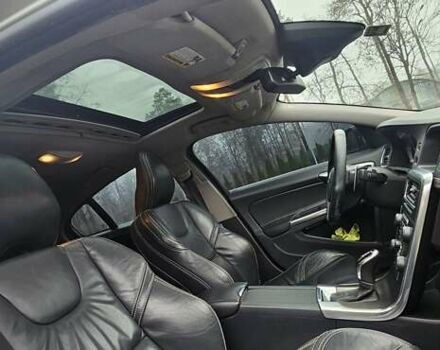 Серый Вольво С60, объемом двигателя 2.5 л и пробегом 139 тыс. км за 10400 $, фото 25 на Automoto.ua