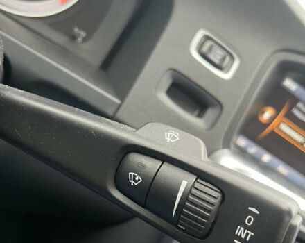 Серый Вольво С60, объемом двигателя 2.5 л и пробегом 213 тыс. км за 11000 $, фото 28 на Automoto.ua