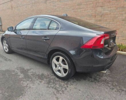 Сірий Вольво С60, об'ємом двигуна 2.5 л та пробігом 85 тис. км за 1300 $, фото 4 на Automoto.ua