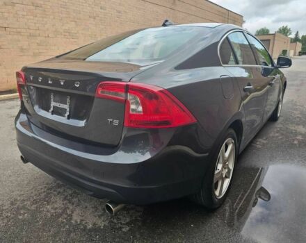 Сірий Вольво С60, об'ємом двигуна 2.5 л та пробігом 85 тис. км за 1300 $, фото 6 на Automoto.ua