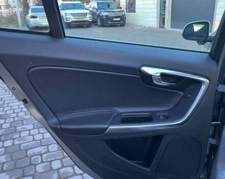 Серый Вольво С60, объемом двигателя 2.5 л и пробегом 208 тыс. км за 9700 $, фото 15 на Automoto.ua