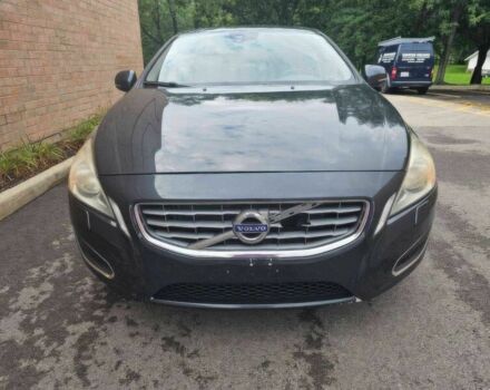 Сірий Вольво С60, об'ємом двигуна 2.5 л та пробігом 85 тис. км за 1300 $, фото 1 на Automoto.ua