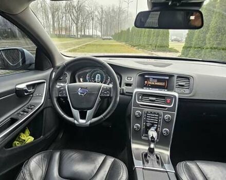 Серый Вольво С60, объемом двигателя 2.5 л и пробегом 139 тыс. км за 10400 $, фото 15 на Automoto.ua