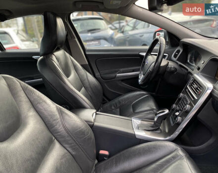 Вольво С60 2013 у Луцьку на Automoto.ua Сірий Вольво С60, об'ємом двигуна 2.52 л та пробігом 284 тис. км за 9400 $, фото 40 на Automoto.ua