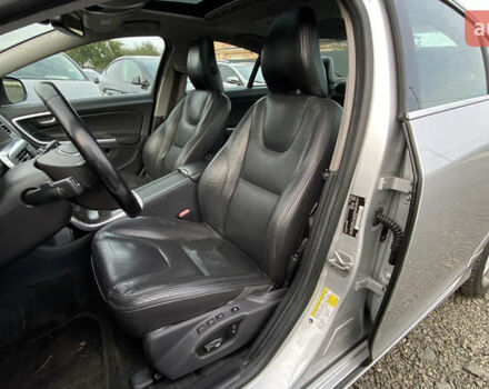 Вольво С60 2013 у Луцьку на Automoto.ua Сірий Вольво С60, об'ємом двигуна 2.52 л та пробігом 284 тис. км за 9400 $, фото 43 на Automoto.ua