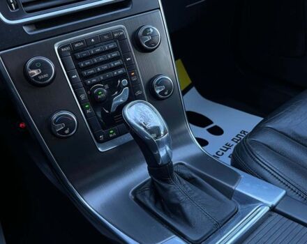 Серый Вольво С60, объемом двигателя 2.5 л и пробегом 208 тыс. км за 9700 $, фото 13 на Automoto.ua