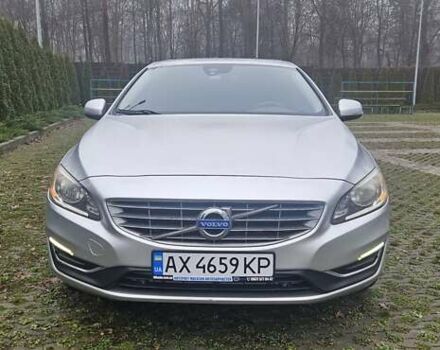 Серый Вольво С60, объемом двигателя 2.5 л и пробегом 139 тыс. км за 10400 $, фото 2 на Automoto.ua