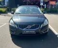 Серый Вольво С60, объемом двигателя 2.5 л и пробегом 208 тыс. км за 11490 $, фото 2 на Automoto.ua
