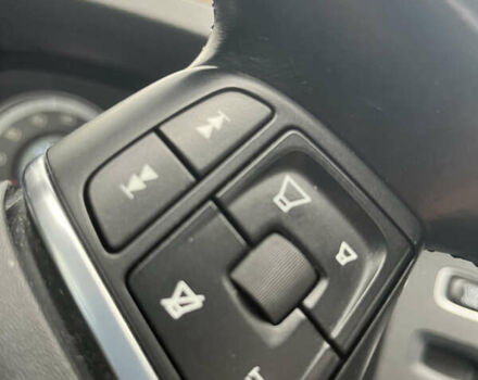 Серый Вольво С60, объемом двигателя 2.5 л и пробегом 213 тыс. км за 11000 $, фото 37 на Automoto.ua