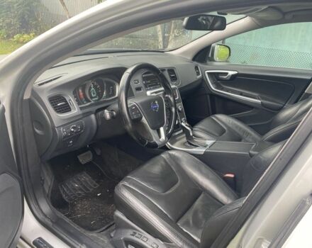 Серый Вольво С60, объемом двигателя 2.5 л и пробегом 285 тыс. км за 8950 $, фото 10 на Automoto.ua