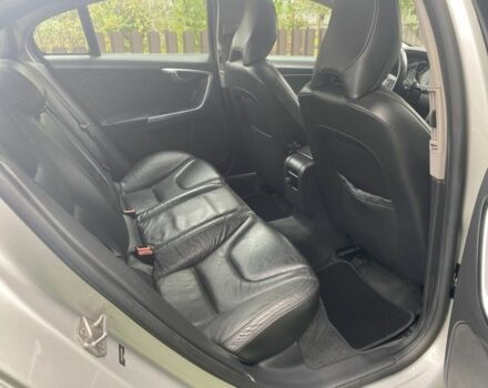 Серый Вольво С60, объемом двигателя 2.5 л и пробегом 285 тыс. км за 8950 $, фото 8 на Automoto.ua