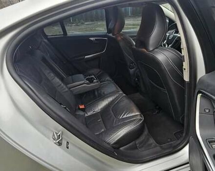 Серый Вольво С60, объемом двигателя 2.5 л и пробегом 139 тыс. км за 10400 $, фото 28 на Automoto.ua