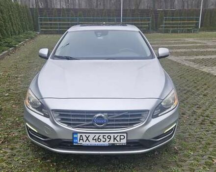 Серый Вольво С60, объемом двигателя 2.5 л и пробегом 139 тыс. км за 10400 $, фото 3 на Automoto.ua