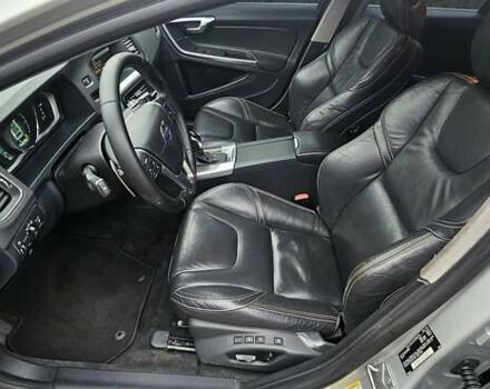 Серый Вольво С60, объемом двигателя 2.5 л и пробегом 139 тыс. км за 10400 $, фото 19 на Automoto.ua