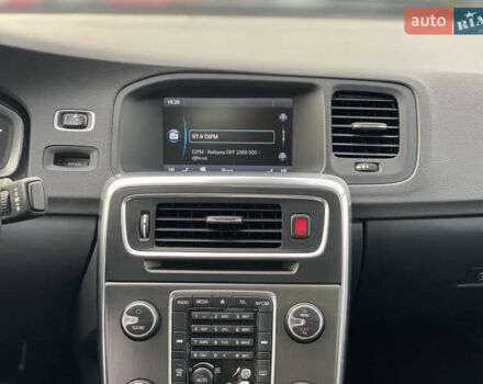 Вольво С60 2013 у Луцьку на Automoto.ua Сірий Вольво С60, об'ємом двигуна 2.52 л та пробігом 284 тис. км за 9400 $, фото 28 на Automoto.ua