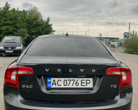 Серый Вольво С60, объемом двигателя 2.5 л и пробегом 213 тыс. км за 11000 $, фото 2 на Automoto.ua