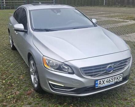 Серый Вольво С60, объемом двигателя 2.5 л и пробегом 139 тыс. км за 10400 $, фото 4 на Automoto.ua