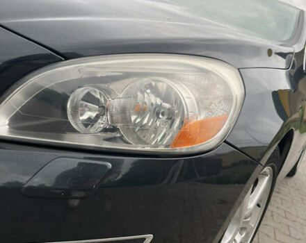 Серый Вольво С60, объемом двигателя 2.5 л и пробегом 213 тыс. км за 11000 $, фото 6 на Automoto.ua