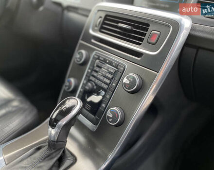 Вольво С60 2013 у Луцьку на Automoto.ua Сірий Вольво С60, об'ємом двигуна 2.52 л та пробігом 284 тис. км за 9400 $, фото 38 на Automoto.ua