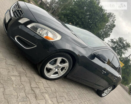 Серый Вольво С60, объемом двигателя 2.5 л и пробегом 213 тыс. км за 11000 $, фото 10 на Automoto.ua