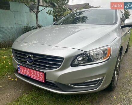 Серый Вольво С60, объемом двигателя 2.52 л и пробегом 285 тыс. км за 8850 $, фото 3 на Automoto.ua