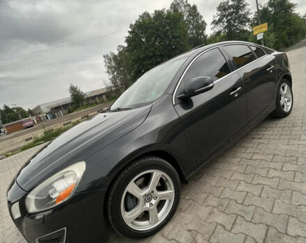 Серый Вольво С60, объемом двигателя 2.5 л и пробегом 213 тыс. км за 11000 $, фото 11 на Automoto.ua