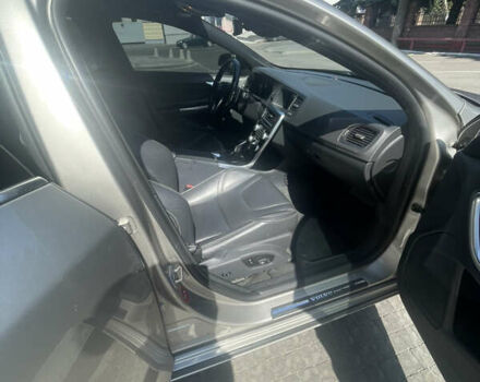 Серый Вольво С60, объемом двигателя 1.97 л и пробегом 150 тыс. км за 13300 $, фото 32 на Automoto.ua