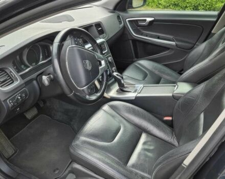 Серый Вольво С60, объемом двигателя 2.5 л и пробегом 82 тыс. км за 8700 $, фото 8 на Automoto.ua