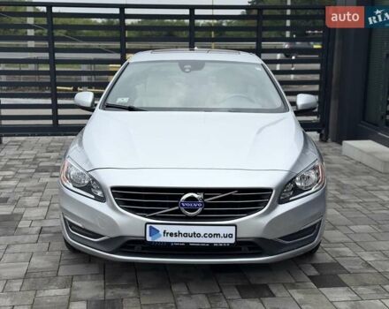 Серый Вольво С60, объемом двигателя 2 л и пробегом 210 тыс. км за 11900 $, фото 1 на Automoto.ua