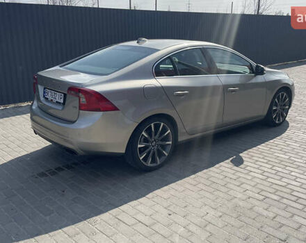 Серый Вольво С60, объемом двигателя 1.97 л и пробегом 150 тыс. км за 13300 $, фото 3 на Automoto.ua