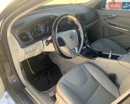 Серый Вольво С60, объемом двигателя 1.97 л и пробегом 188 тыс. км за 11000 $, фото 8 на Automoto.ua