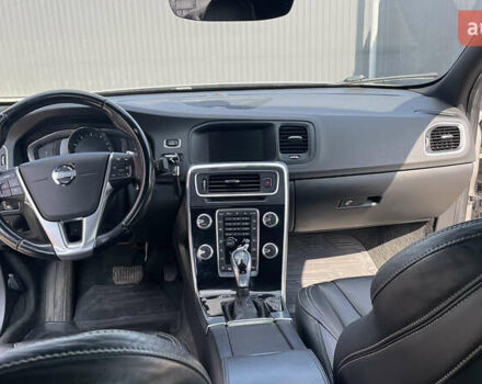 Серый Вольво С60, объемом двигателя 1.97 л и пробегом 150 тыс. км за 13300 $, фото 11 на Automoto.ua