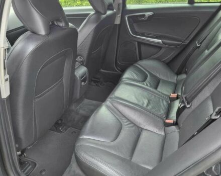 Серый Вольво С60, объемом двигателя 2.5 л и пробегом 82 тыс. км за 8700 $, фото 13 на Automoto.ua