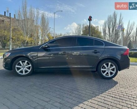 Сірий Вольво С60, об'ємом двигуна 2 л та пробігом 190 тис. км за 12000 $, фото 2 на Automoto.ua
