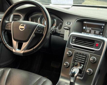 Серый Вольво С60, объемом двигателя 2 л и пробегом 170 тыс. км за 8200 $, фото 4 на Automoto.ua