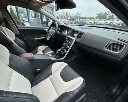 Серый Вольво С60, объемом двигателя 2.5 л и пробегом 73 тыс. км за 16500 $, фото 23 на Automoto.ua