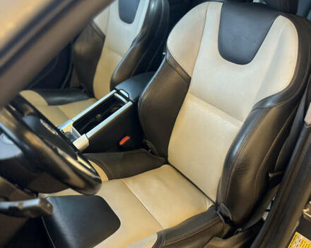 Серый Вольво С60, объемом двигателя 2.5 л и пробегом 181 тыс. км за 15900 $, фото 9 на Automoto.ua