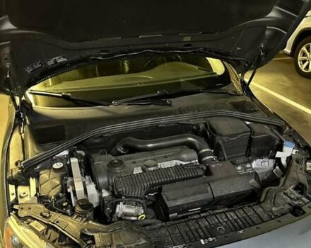 Серый Вольво С60, объемом двигателя 2.52 л и пробегом 135 тыс. км за 17200 $, фото 3 на Automoto.ua