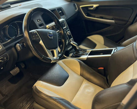 Серый Вольво С60, объемом двигателя 2.5 л и пробегом 181 тыс. км за 15900 $, фото 8 на Automoto.ua