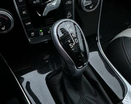 Серый Вольво С60, объемом двигателя 2.5 л и пробегом 73 тыс. км за 16500 $, фото 40 на Automoto.ua